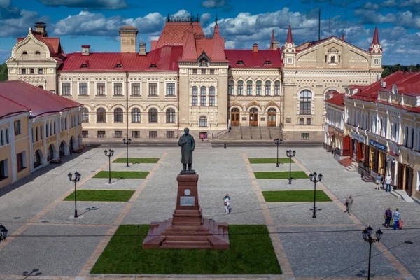 Краеведческая игра «По улицам родного города»