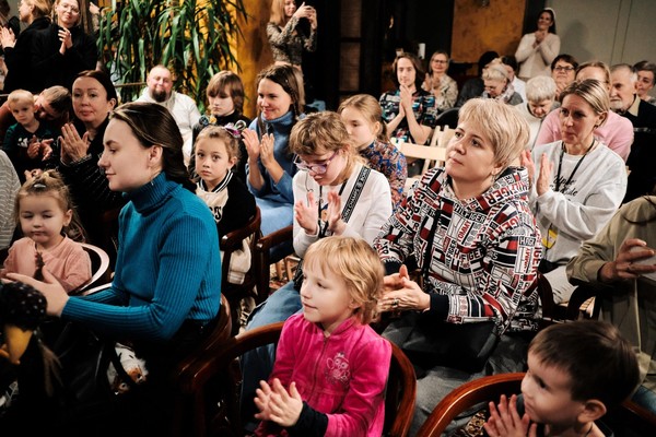 Библиотека приглашает на спектакль «Улитка и кит»