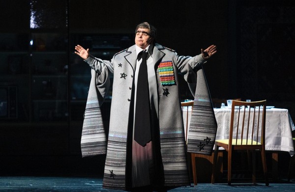 Спектакль «Бэтмен против Брежнева»