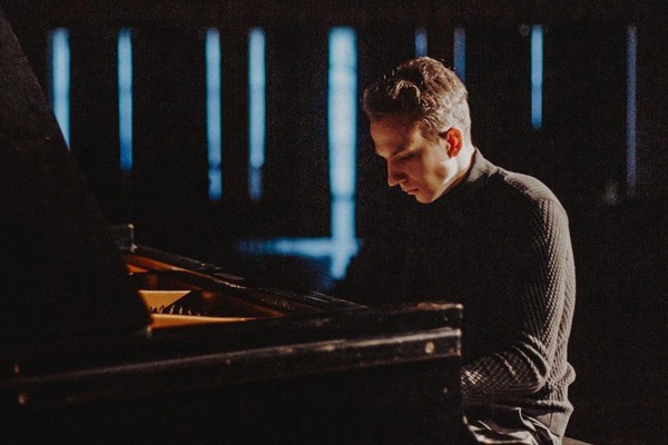Концерт пианиста и композитора Ильи Полякова