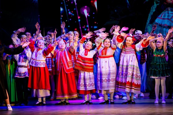 Отчетный концерт творческих коллективов «Время сиять!»