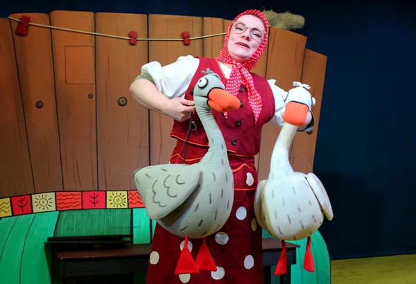 Спектакль «Гуси у бабуси»