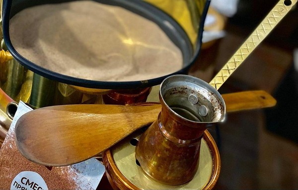 Музейное занятие в выставочном пространстве «Кофейно-музыкальная встреча у Ростроповичей»