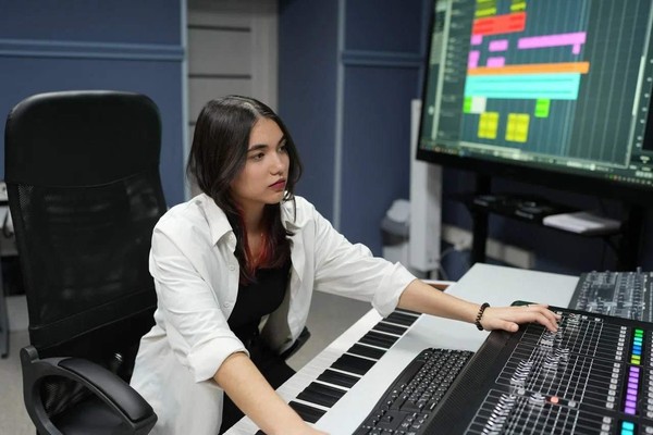 Мастер-класс «Электронная музыка: ритмы единства народов России»