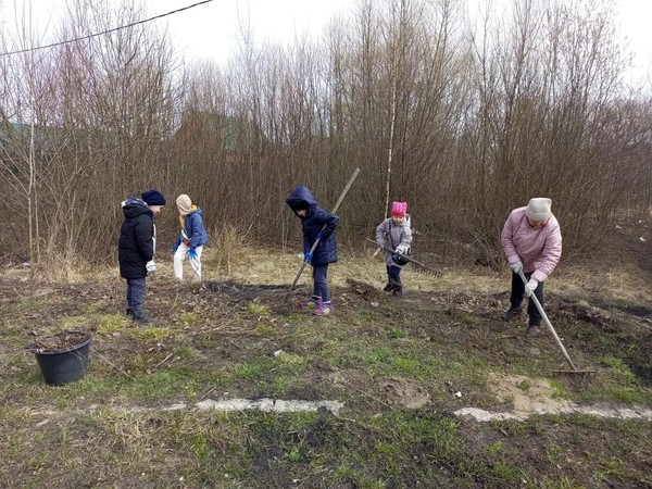 «Любим трудиться»