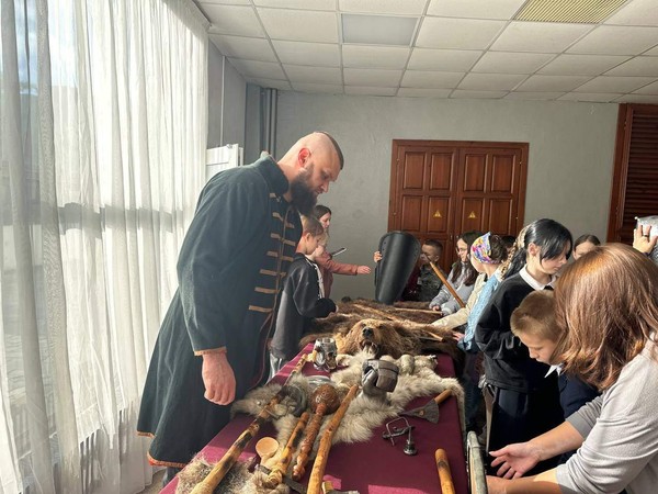 Программа «Сквозь века звучит победа»