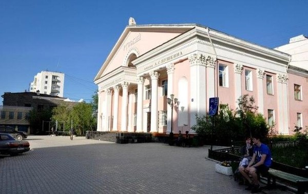 Спектакль «Венецианские близнецы»