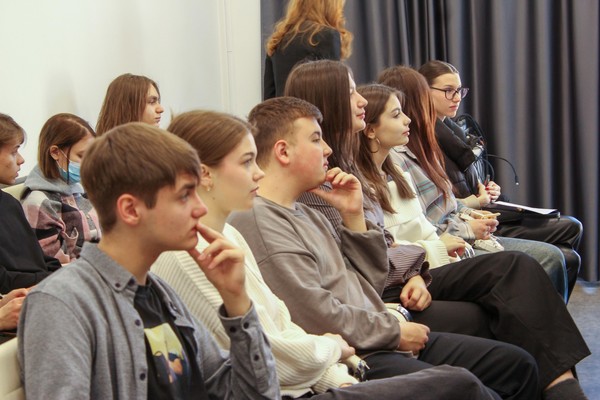 Беседа «Красная горка: обряды на счастливую семью»