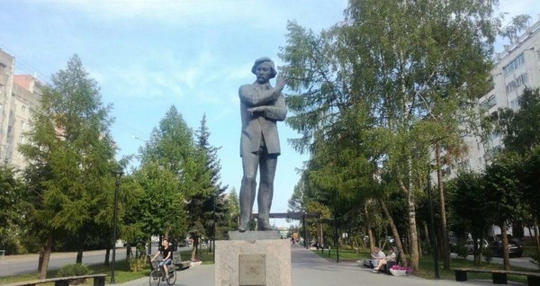 Заседание клуба «Краевед»: час–портрет «Жизнь его песней звенела»