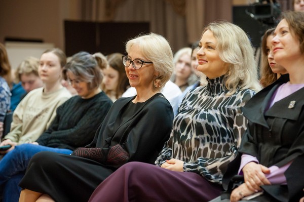 Встреча с поэтессой Алёной Бабанской