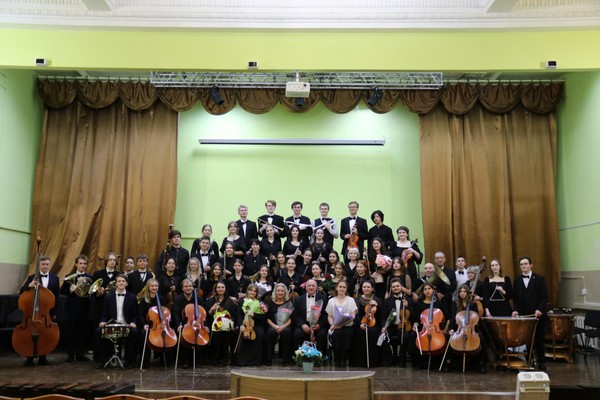 Концерт «Симфония весны»