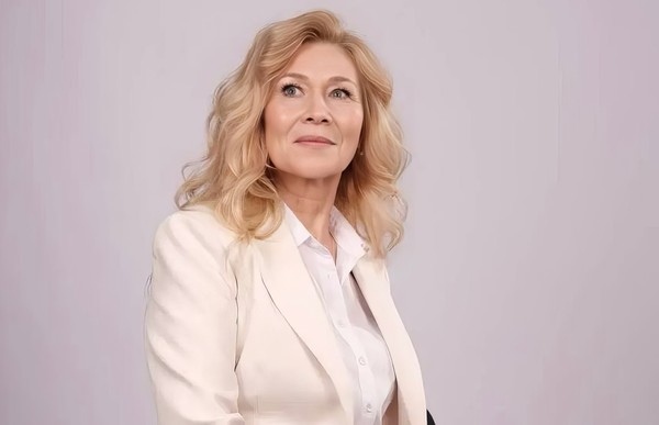 Мин-бу җирнең сәях бер юлчысы / Я — дочь своей земли