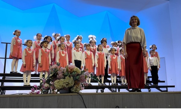 Отчетный концерт вокально-хорового отделения «Тебе поём, Родина!»