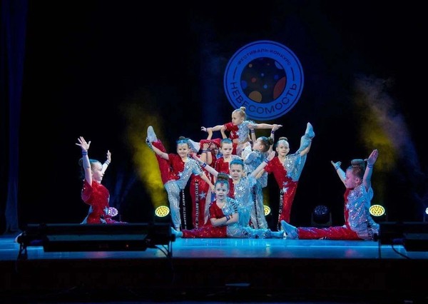 Отчётный концерт творческих коллективов «880 шагов в будущее!»