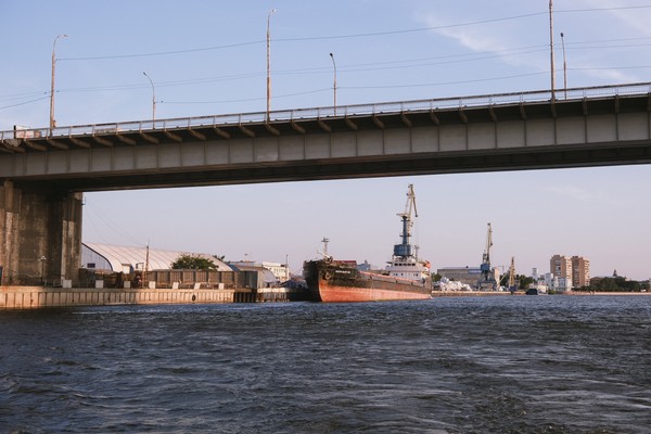 Водная экскурсия с капитаном: история Астрахани с Волги