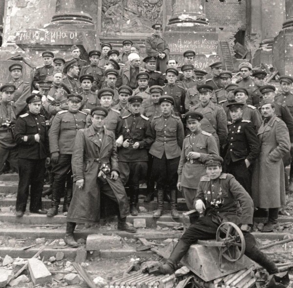 Выставка «Отражение: 1941-1945»