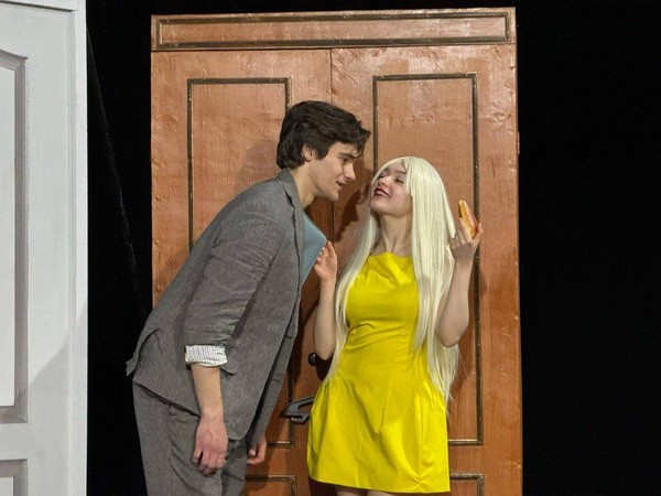 Спектакль «Осторожно: тетки!»