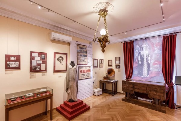 Экспозиция и временные выставки музея-квартиры Голованова