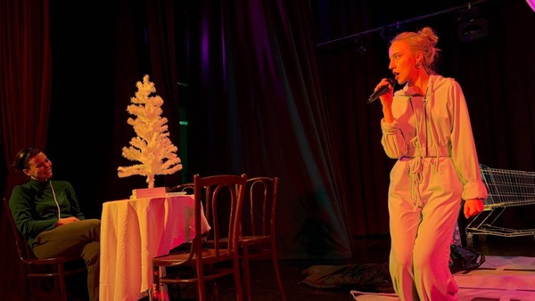 Спектакль «Дуры мы, дуры»