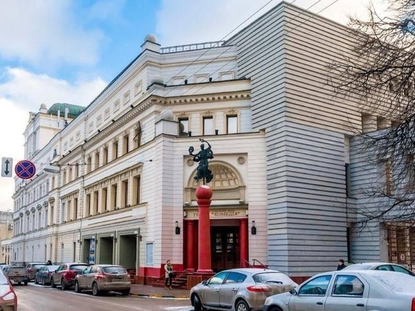 Спектакль «Своя семья, или замужняя невеста»