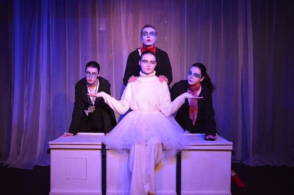 Спектакль «У ковчега в восемь»