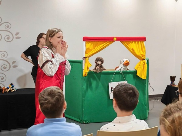 Театр книги «Драгоценный ларец народных сказок»