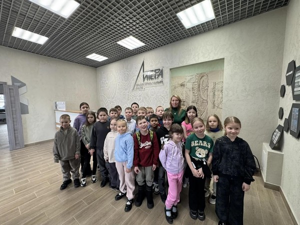 Экскурсия по фотовыставке «Лица индустрии»