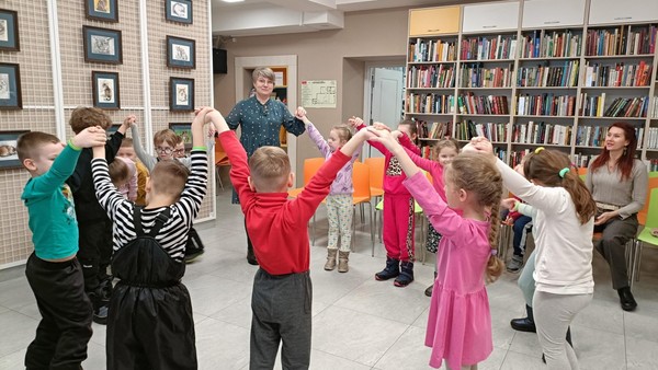 Праздничная программа «Народы России – самобытные и яркие»