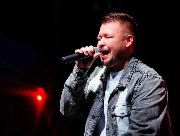 Дискотека 90-х с участием Михаила Жукова