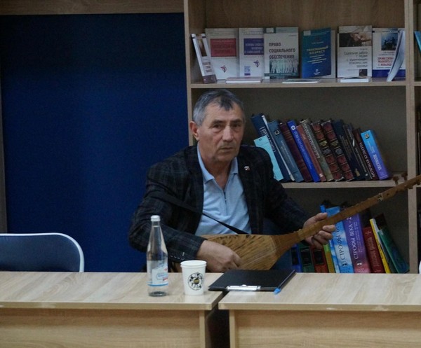 Творческие фантазии с поэтом Магомедом Мирзоевым «Ашугские сказания под аккомпанемент саза»