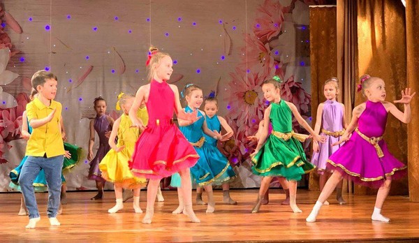 «Свет в движении» –отчётный концерт «Линии Ритма»