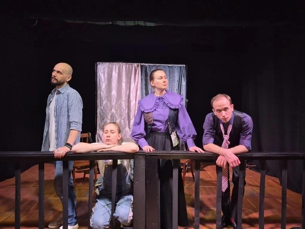 Спектакль «Серые будни»