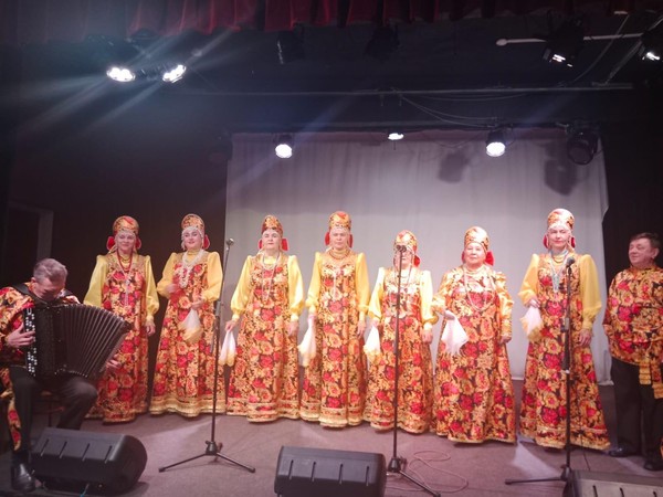 Праздничная программа «Музыка и слово объединяют сердца»