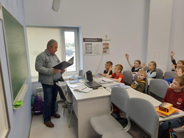 Классный час «А у вас спина белая!»