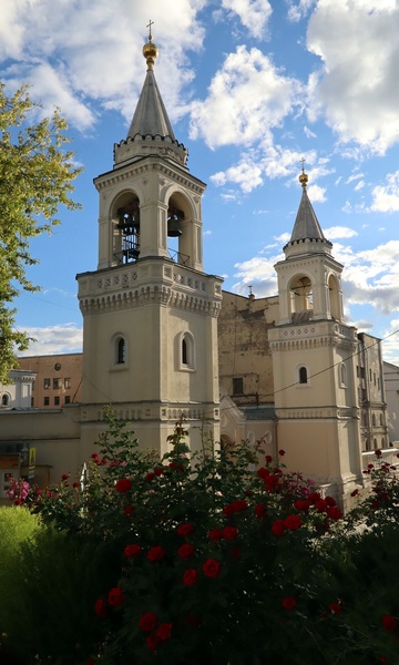 Презентация книг: «История Московского Ивановского девичьего монастыря ХХ века в документах и воспоминаниях»