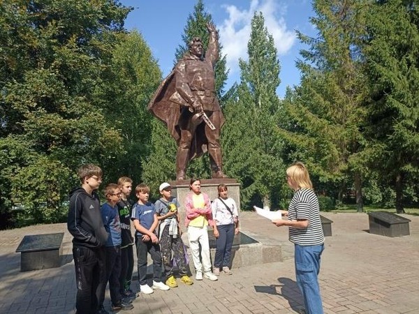 Диалог поколений «Знаем героев»