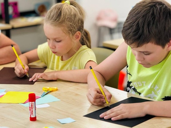 «В кругу своих»