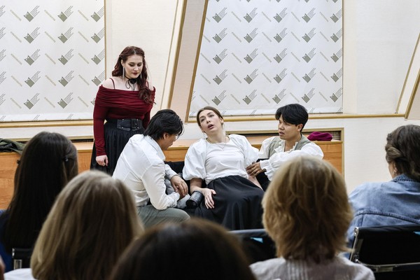 «Вертинский. Высоцкий. Весна...»: литературно-музыкальный вечер Андрея Ермакова