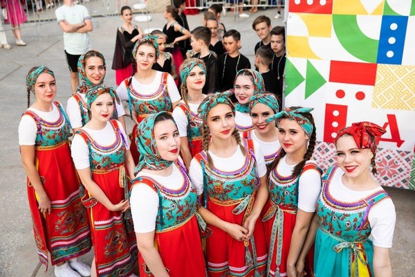 Фотосессия в национальных костюмах «А мне, идёт!»