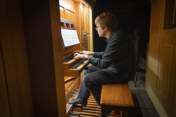 Вечер при свечах: Христос воскрес сегодня