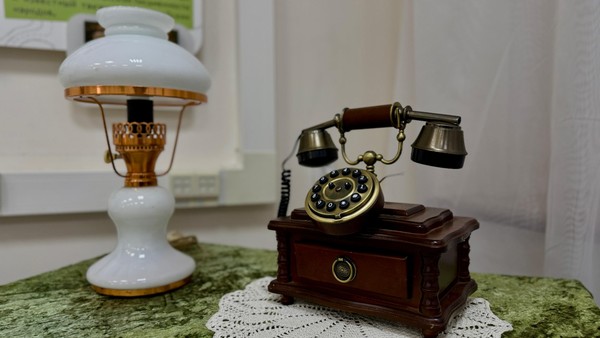 Экскурсия по выставке «У меня зазвонил телефон…»