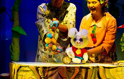 Полянка сказок. Заинька и гусеница