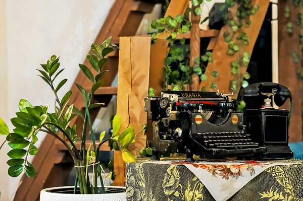 «Бродячая собака» возвращается: Гумилёв, Ахматова, Маяковский, Прокофьев, Вертинский и другие