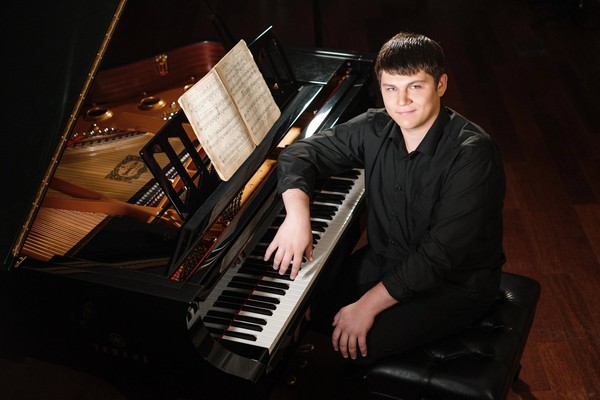 Симфонический оркестр и Сергей Давыдченко