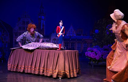 Стойкий оловянный солдатик (на сцене ДМТЮА)