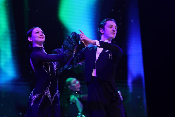 «Танцуют все»