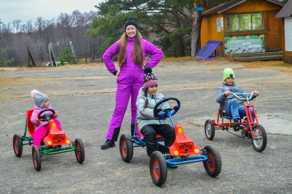«Безопасная дорога» тематическое программа по ПДД для самых маленьких