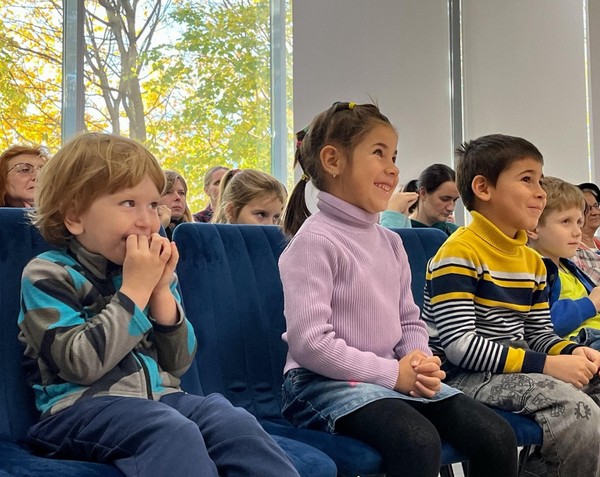 Спектакль «Гуси-лебеди»