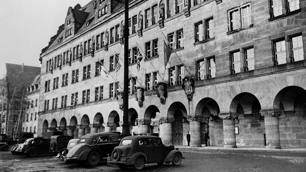 Онлайн выставка в Госпабликах музея «Без срока давности. Нюрнберг. 80 лет»