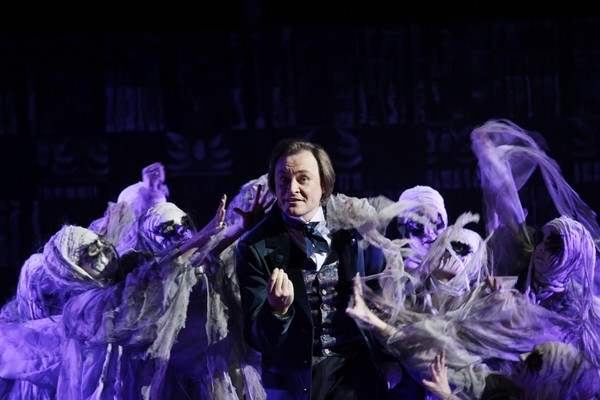 Опера «Гоголь. Чичиков. Души»